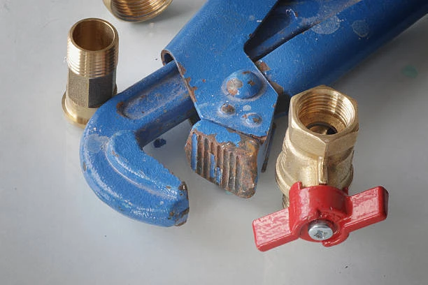 brass pipes and fittings