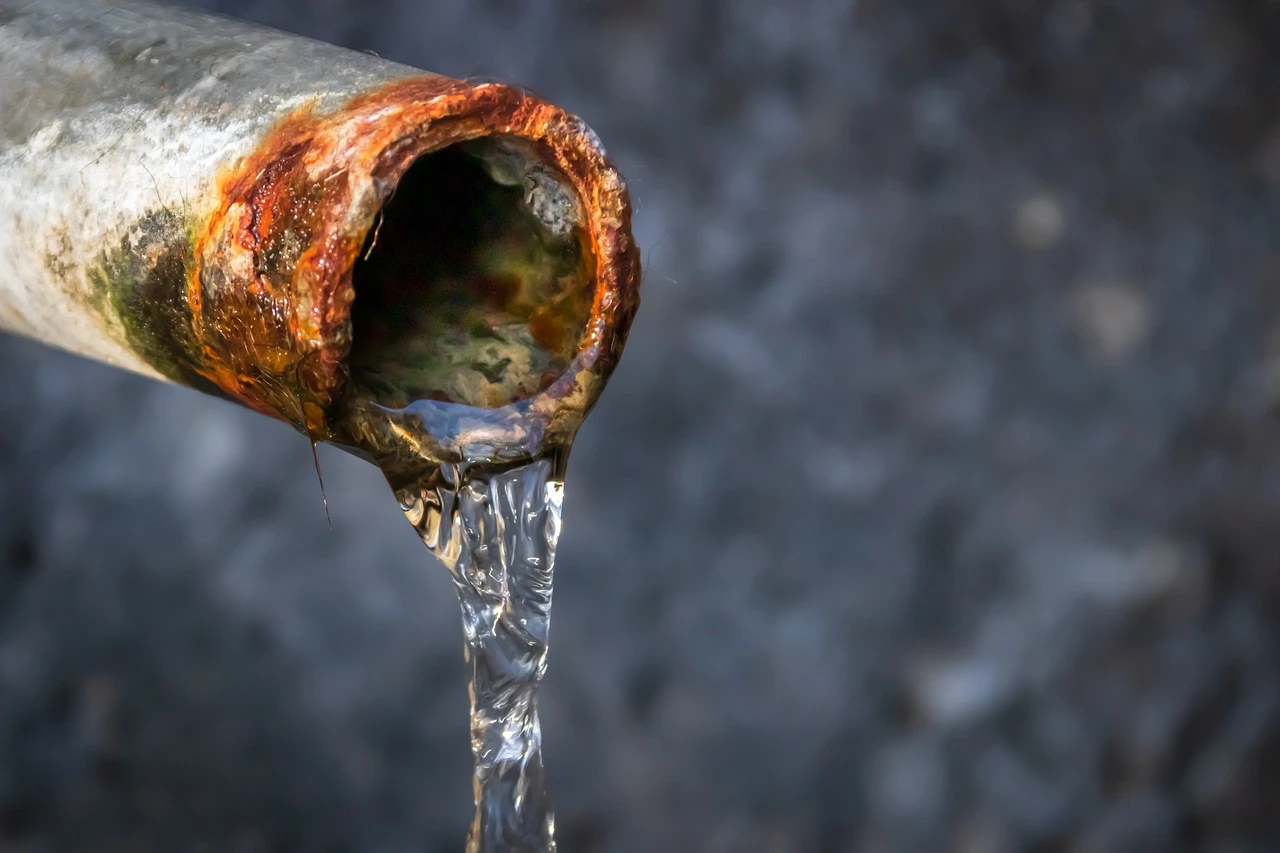 water, water pipe, rusty